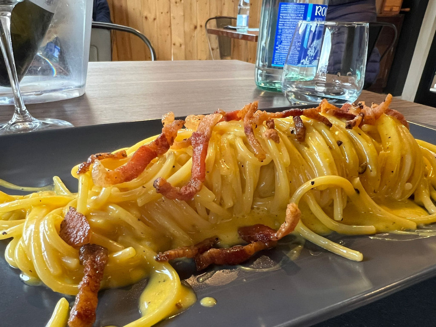 spaghetti grandi alla carbonara